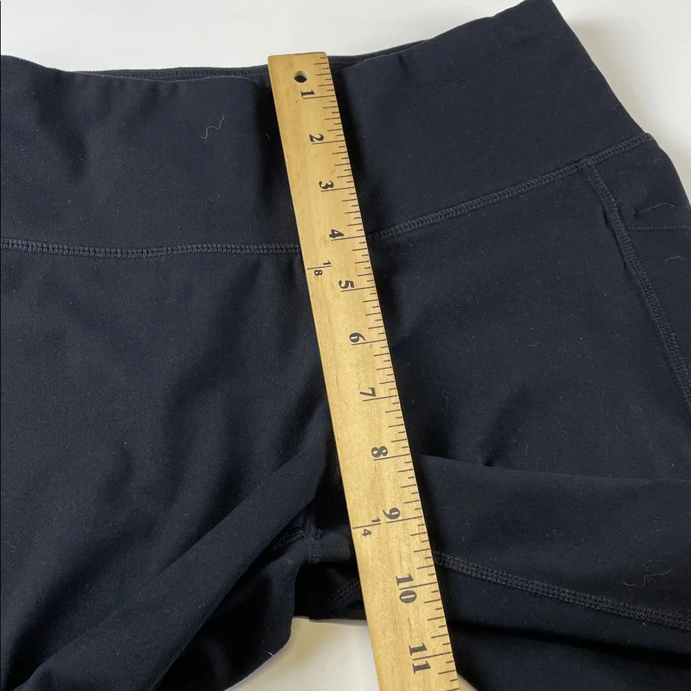 DKNY  Black Biker Shorts Women’s Medium High Rise Stretch Athletic Pockets - Picture 5 of 6